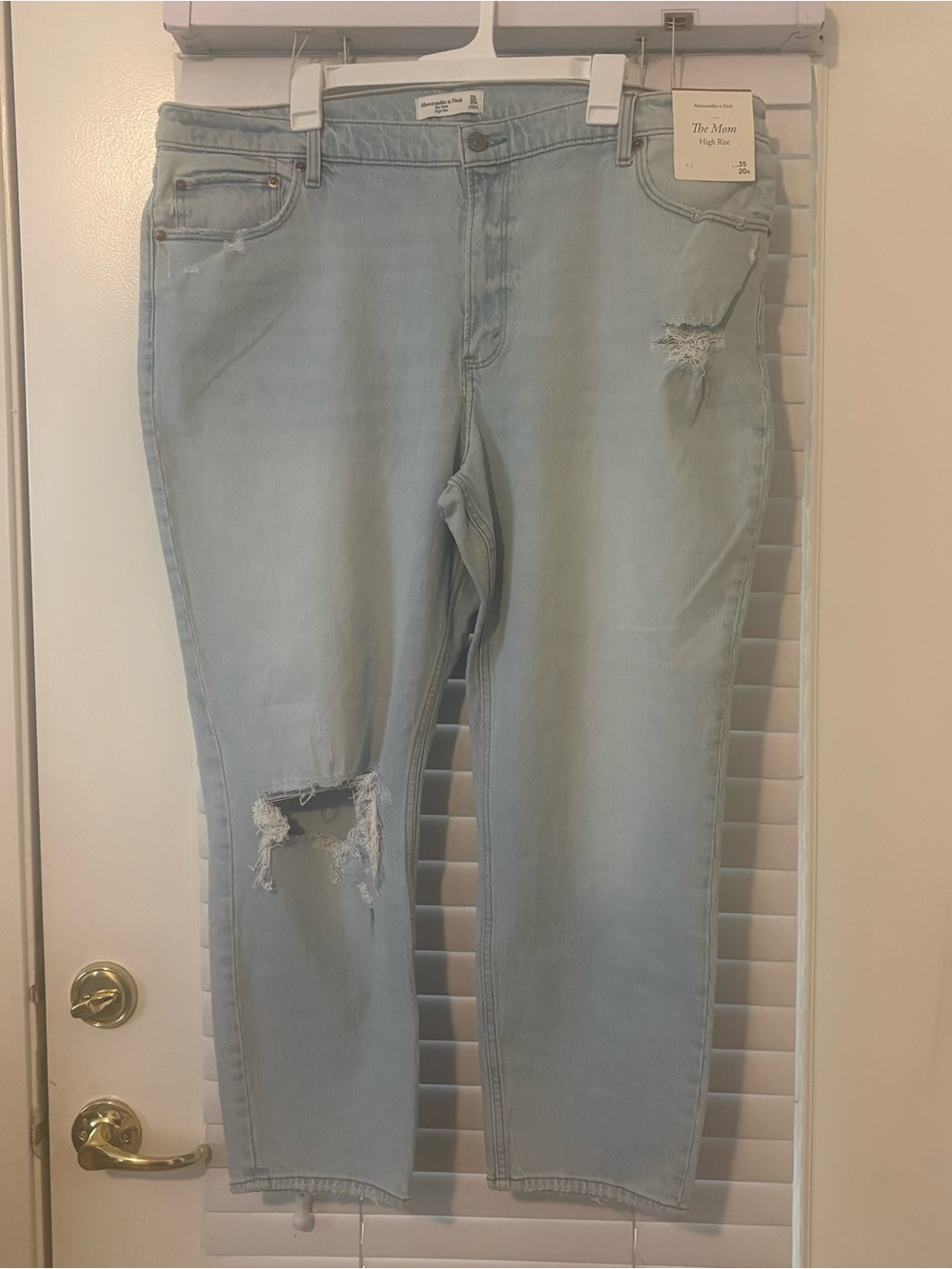 Abercrombie & Fitch The Mom High Rise Distressed Jeans Women's Size 20R Light